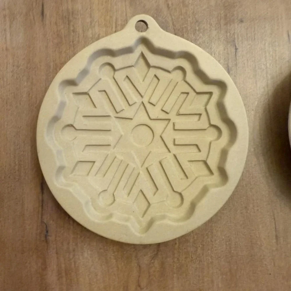 Vintage Wilton 1997 Ceramic Cookie Molds Snowflake Moon Stars Round Ornament Set